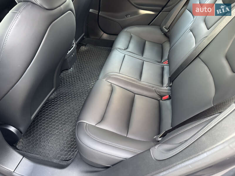 Лифтбек Tesla Model S 2020 в Запорожье