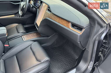 Лифтбек Tesla Model S 2020 в Запорожье
