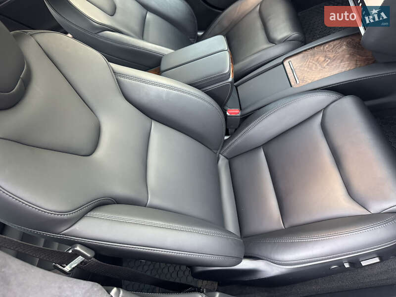 Лифтбек Tesla Model S 2020 в Запорожье