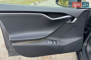 Лифтбек Tesla Model S 2020 в Запорожье