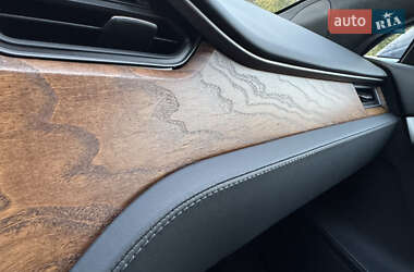 Лифтбек Tesla Model S 2020 в Запорожье