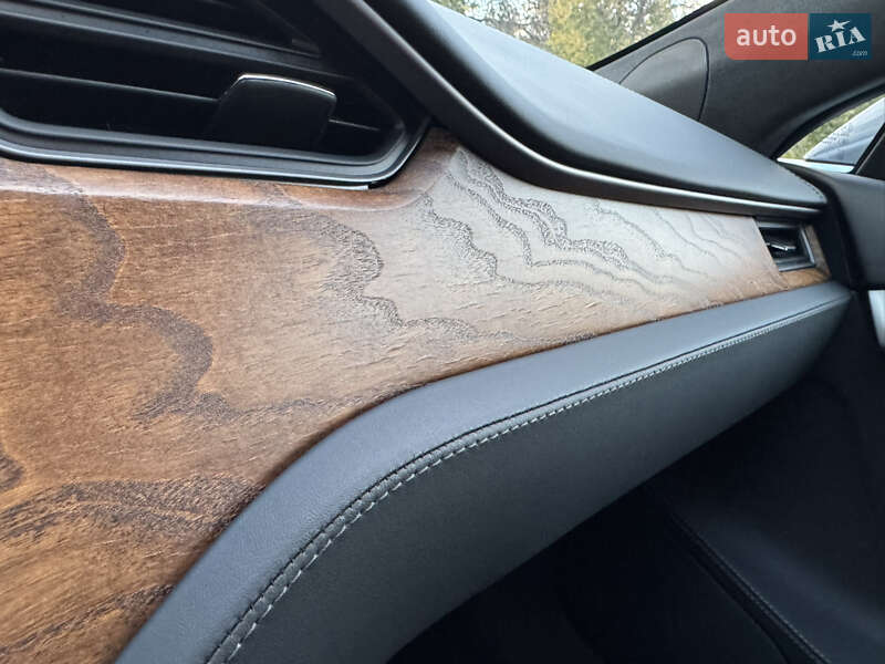 Лифтбек Tesla Model S 2020 в Запорожье