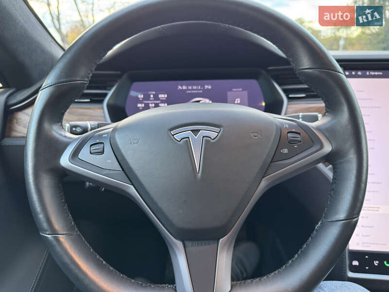 Лифтбек Tesla Model S 2020 в Запорожье