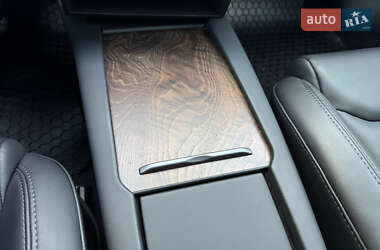 Лифтбек Tesla Model S 2020 в Запорожье