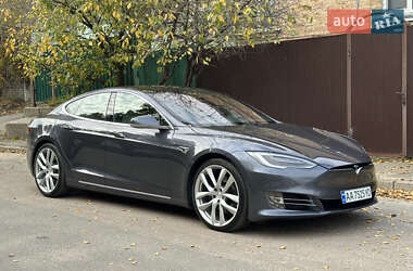 Tesla Model S  2020