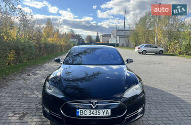 Tesla Model S 2015