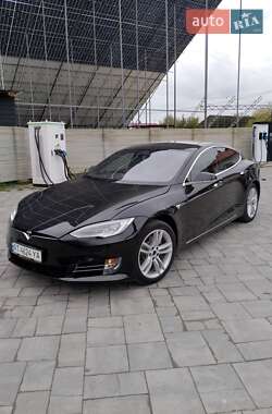 Tesla Model S  2020