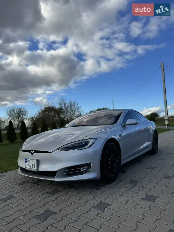 Tesla Model S 2018