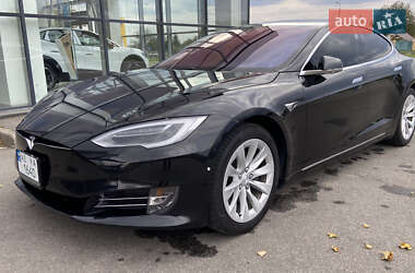 Tesla Model S  2018