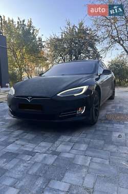 Tesla Model S  2018