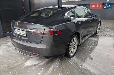 Ліфтбек Tesla Model S 2015 в Житомирі
