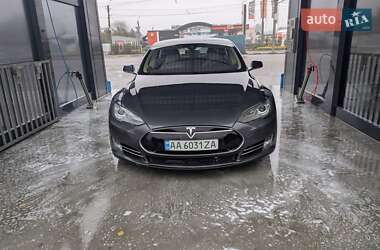 Tesla Model S  2015