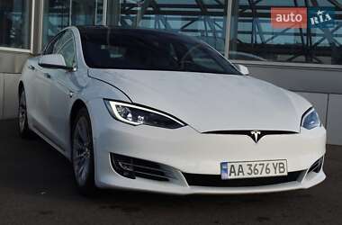 Tesla Model S  2019