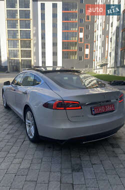 Tesla Model S  2015