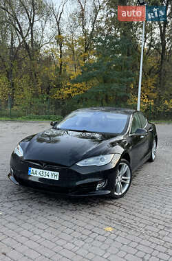 Tesla Model S 2014