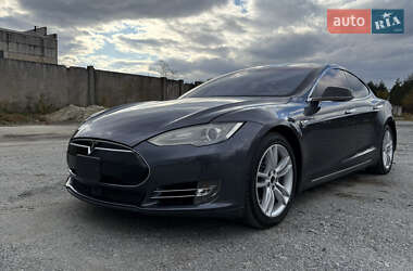 Tesla Model S  2015