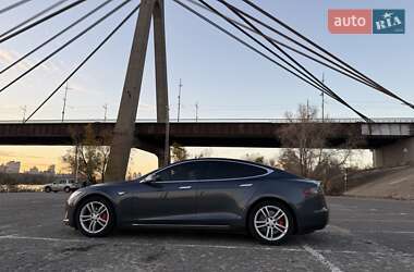 Tesla Model S  2015