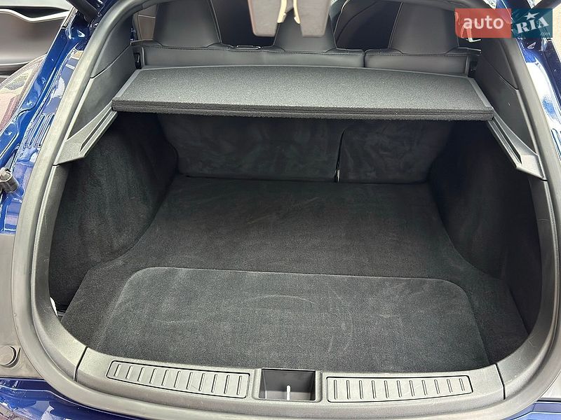 Лифтбек Tesla Model S 2018 в Хмельницком