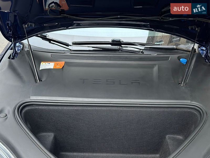 Лифтбек Tesla Model S 2018 в Хмельницком