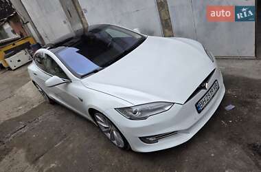 Tesla Model S  2015