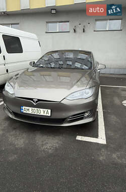 Tesla Model S  2015