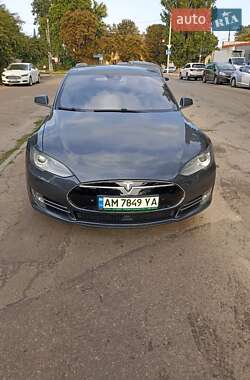 Tesla Model S  2015