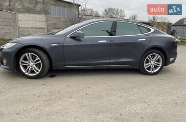 Tesla Model S 2015