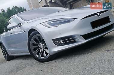 Tesla Model S  2018