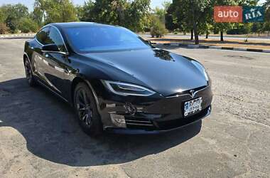 Tesla Model S  2019