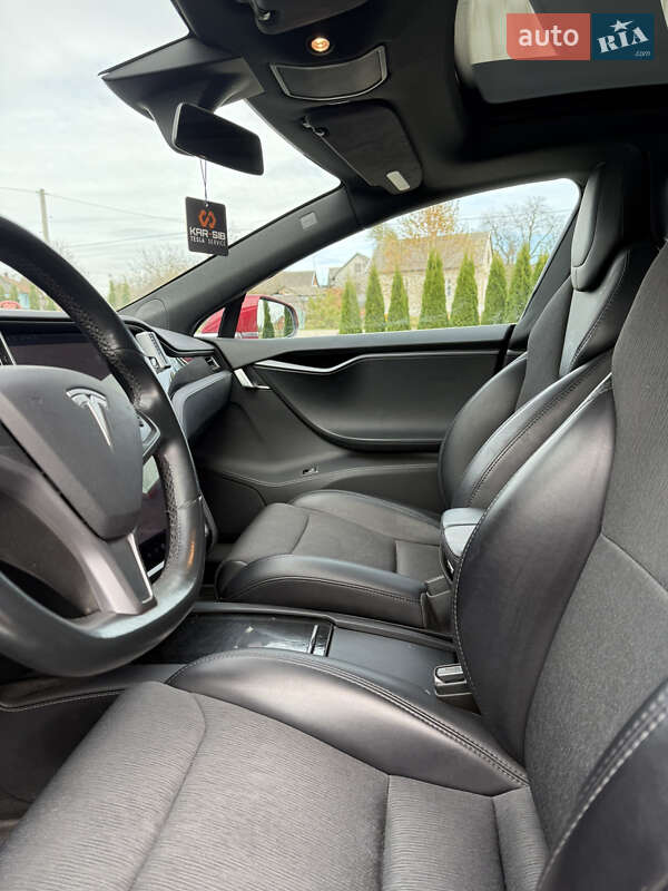 Лифтбек Tesla Model S 2018 в Львове