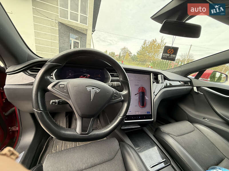 Лифтбек Tesla Model S 2018 в Львове