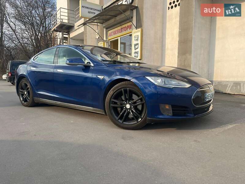 Tesla Model S
