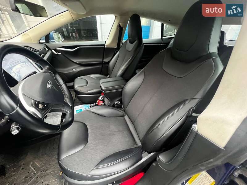 Лифтбек Tesla Model S 2015 в Днепре