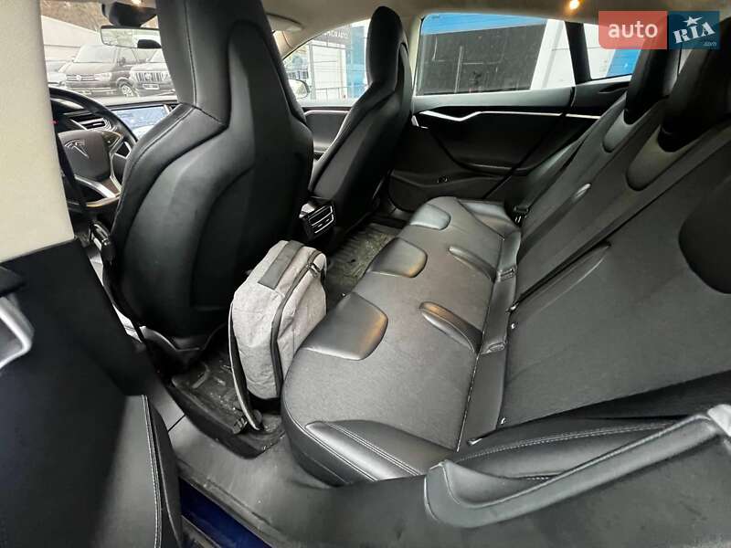 Лифтбек Tesla Model S 2015 в Днепре