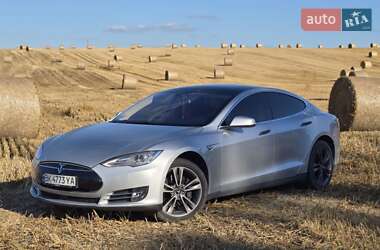 Tesla Model S  2015