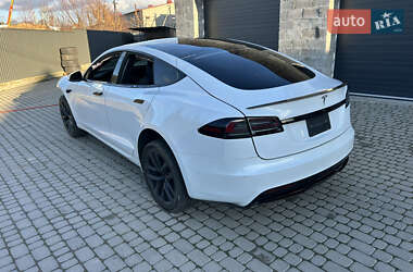 Tesla Model S  2022