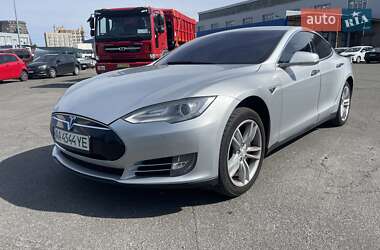 Tesla Model S 2013