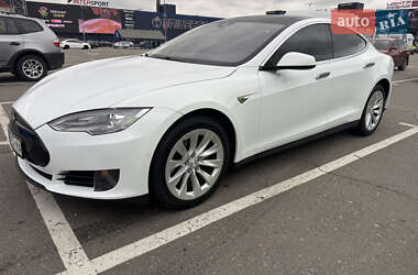 Tesla Model S  2015