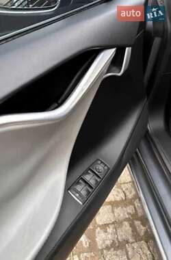 Ліфтбек Tesla Model S 2013 в Києві