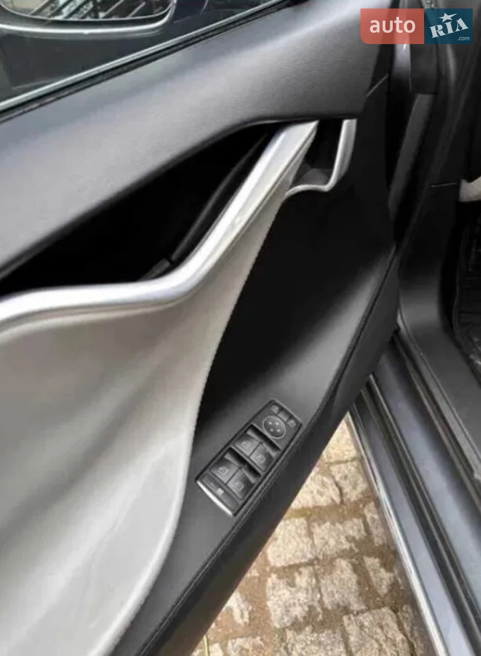 2013 Tesla Model S - мініатюра 4