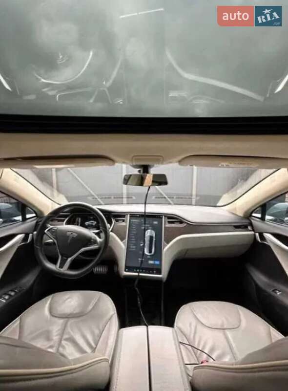 Ліфтбек Tesla Model S 2013 в Києві