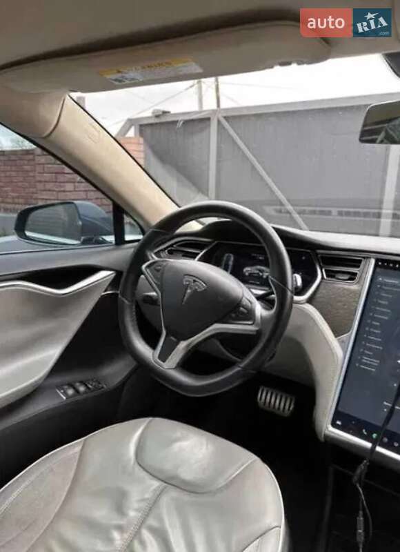 Ліфтбек Tesla Model S 2013 в Києві