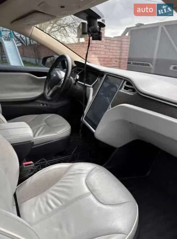 Ліфтбек Tesla Model S 2013 в Києві