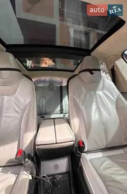 Ліфтбек Tesla Model S 2013 в Києві