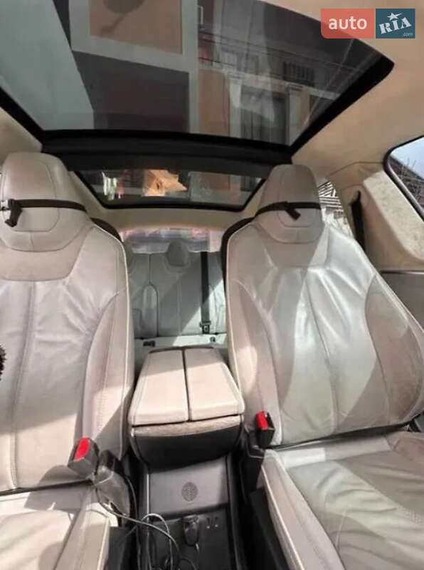 Ліфтбек Tesla Model S 2013 в Києві