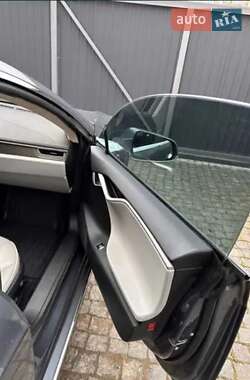 Ліфтбек Tesla Model S 2013 в Києві