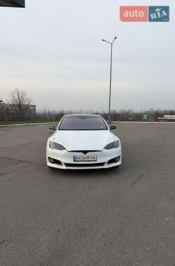 Tesla Model S 2015