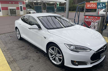 Tesla Model S  2015