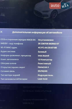 Лифтбек Tesla Model S 2015 в Ровно