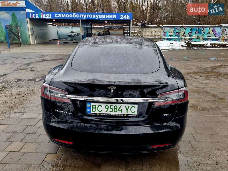 Лифтбек Tesla Model S 2016 в Львове